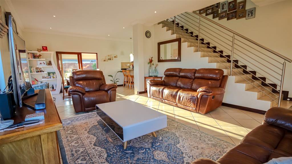 3 Bed House in Rietvlei Ridge Country Estate photo number 5