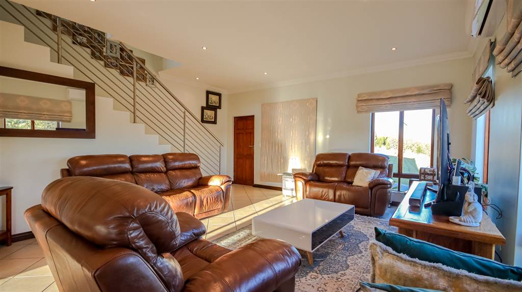 3 Bed House in Rietvlei Ridge Country Estate photo number 6