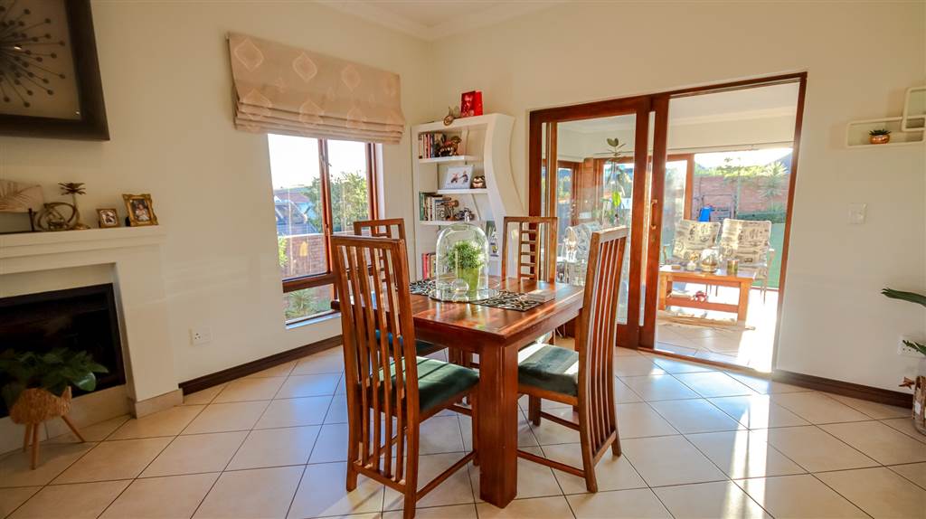 3 Bed House in Rietvlei Ridge Country Estate photo number 8