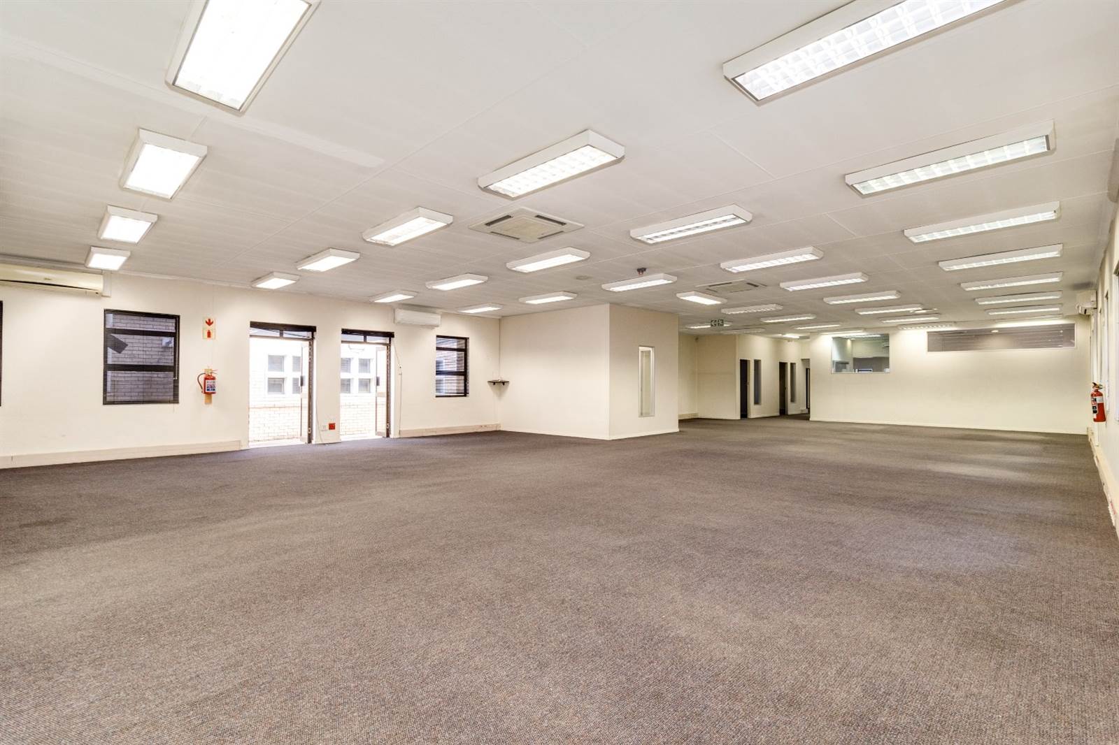 11880  m² Commercial space in Hughes photo number 7