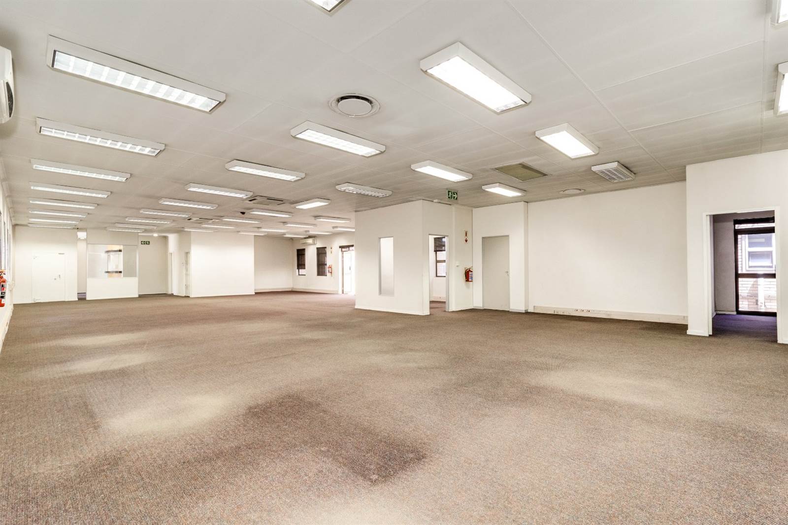 11880  m² Commercial space in Hughes photo number 8