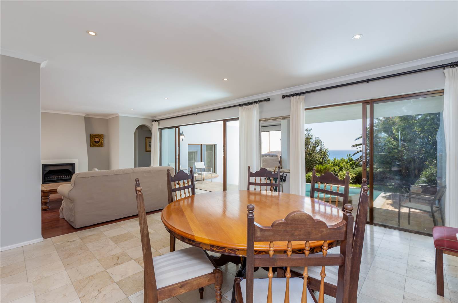 3 Bed Apartment in Camps Bay photo number 4