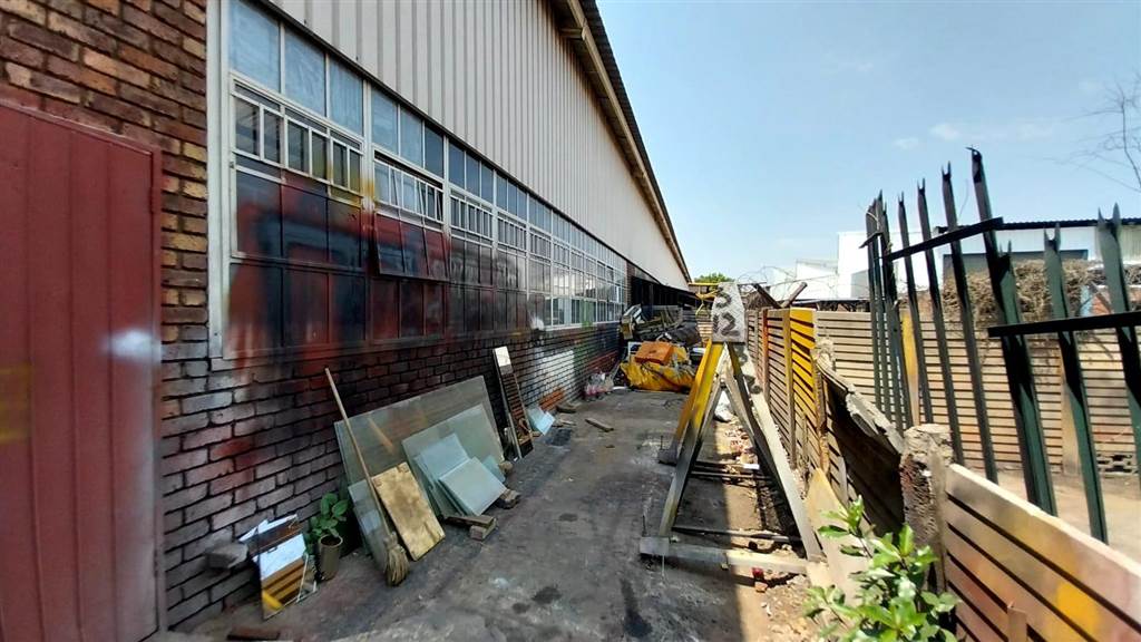 218  m² Industrial space in Rosslyn photo number 17