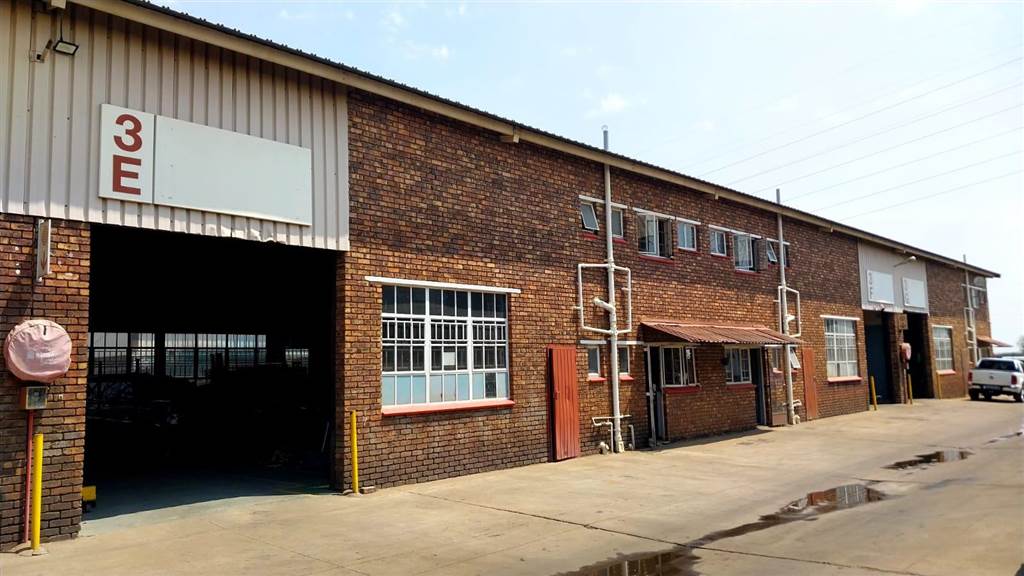 218  m² Industrial space in Rosslyn photo number 2