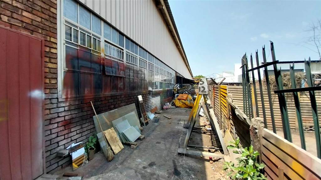 218  m² Industrial space in Rosslyn photo number 15
