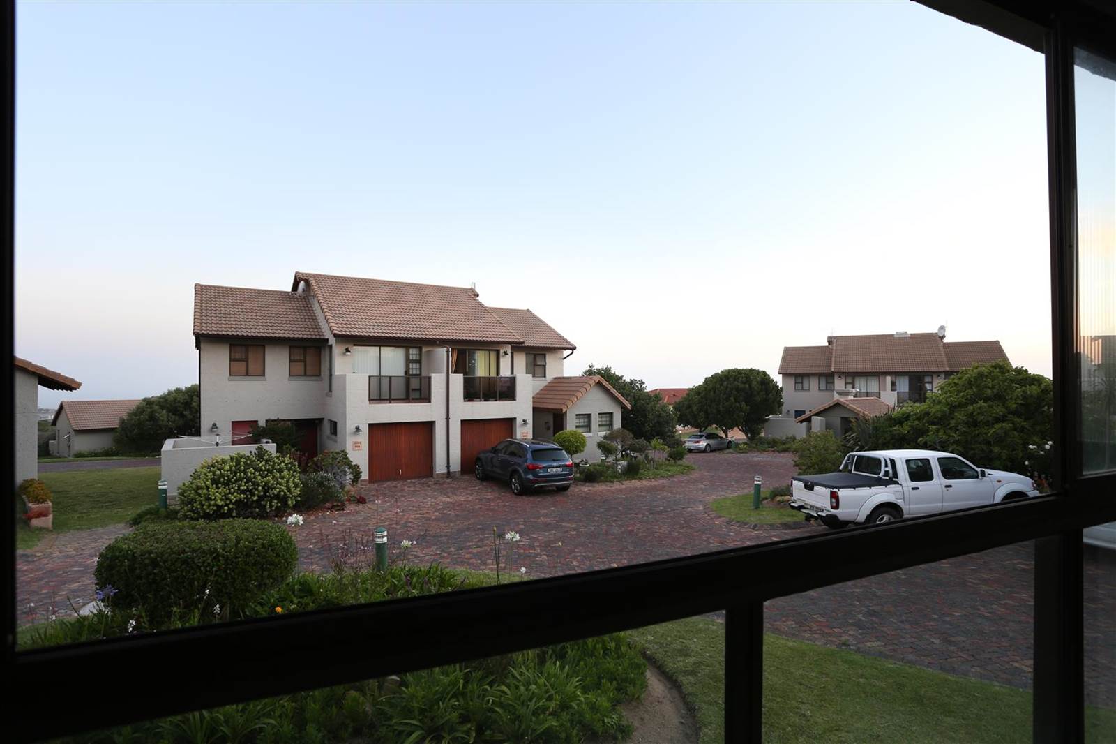 2 Bed Townhouse in Mossel Bay Golf Estate photo number 12