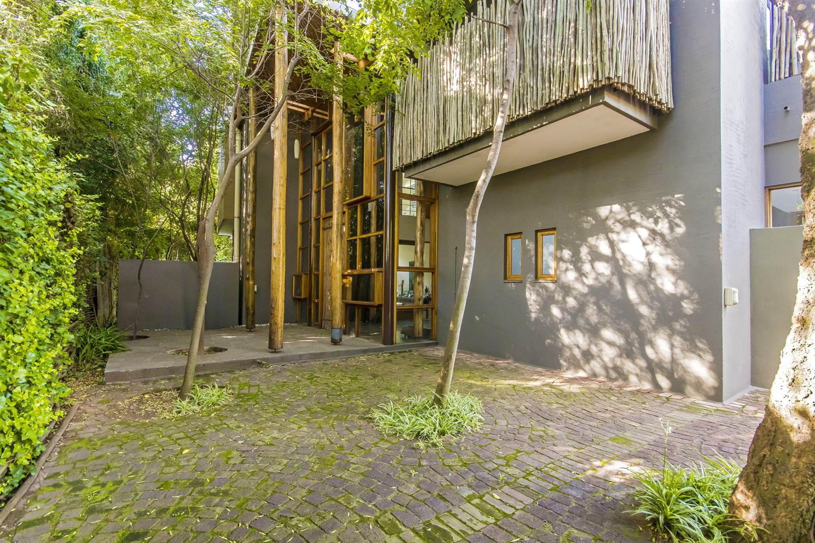 4 Bed House in Saxonwold photo number 3