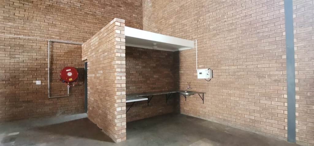 275  m² Commercial space in Louis Trichardt photo number 3