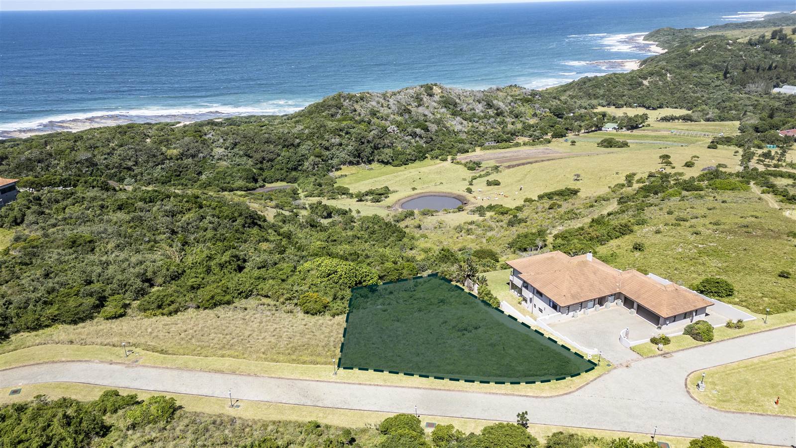 1022 m² Land available in Khamanga Bay photo number 14
