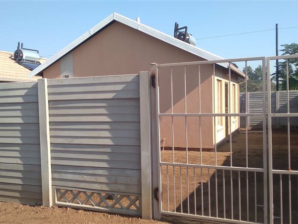 2 Bedroom House 2 Bedroom House