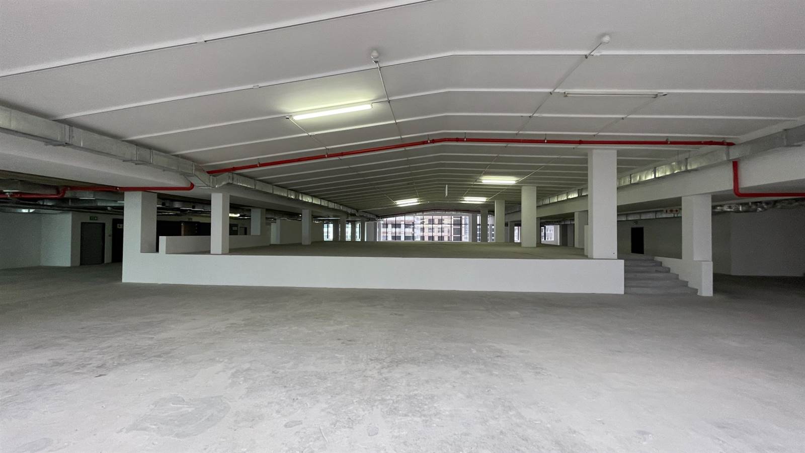 1888  m² Commercial space in Cape Town City Centre photo number 10