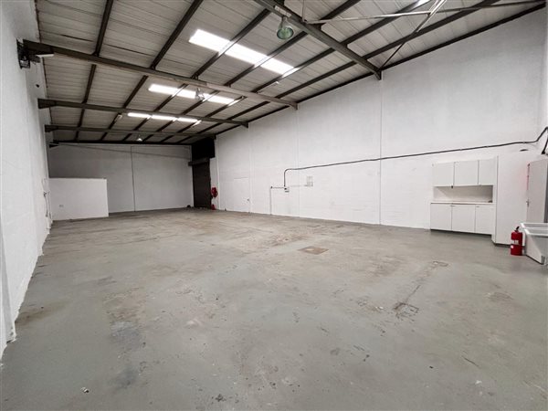 350  m² Industrial space