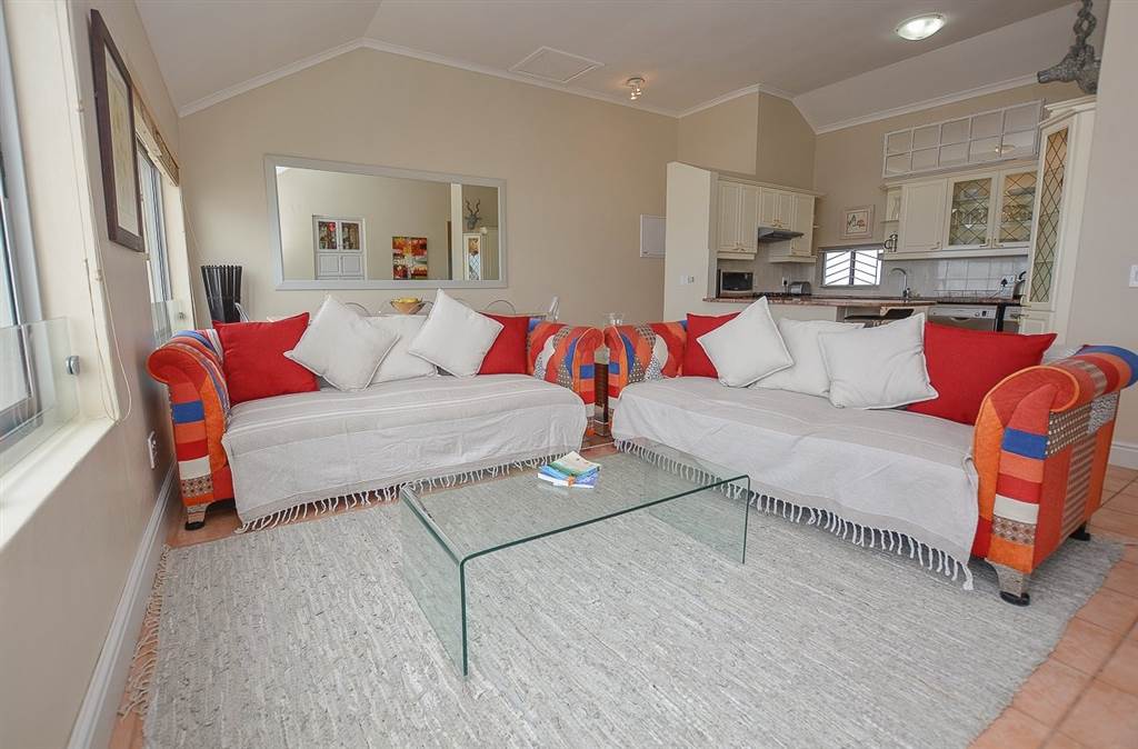 3 Bed Apartment in Tableview photo number 3