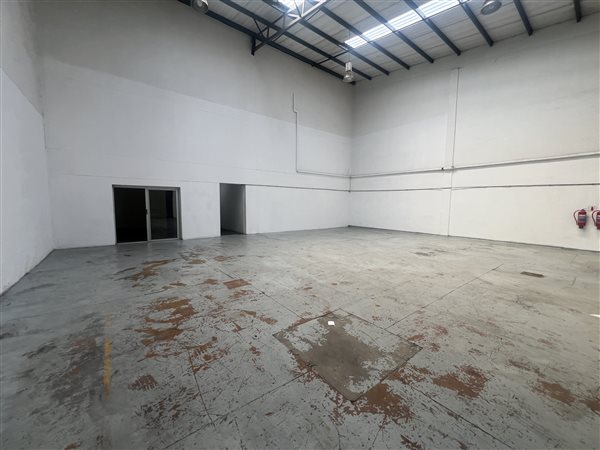 324  m² Industrial space