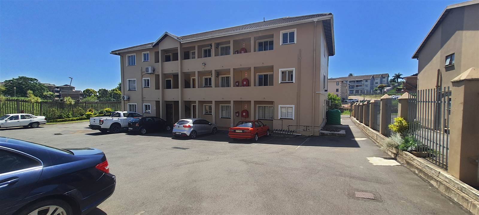 2 Bed Apartment in Tongaat Central photo number 1