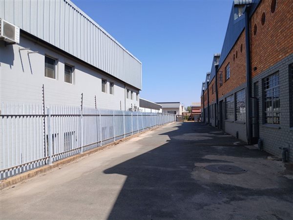 400  m² Industrial space