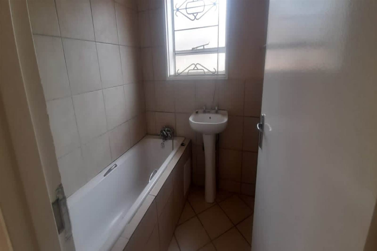 3 Bed House in Witbank Central photo number 10