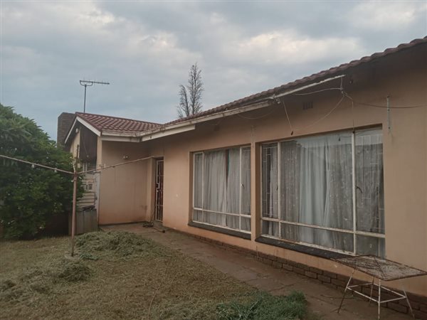 3 Bedroom House 3 Bedroom House