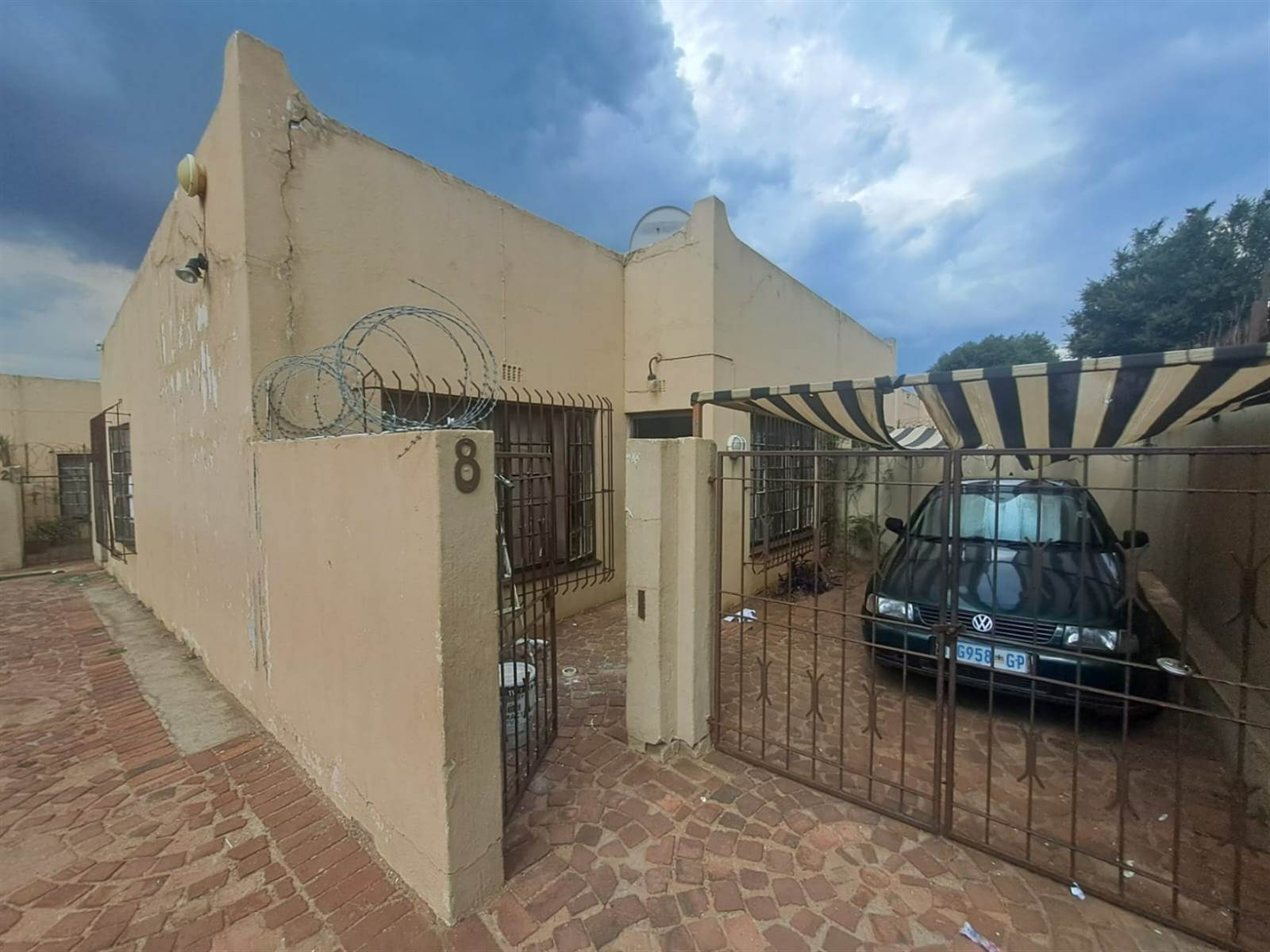 2 Bed Townhouse in Turffontein photo number 1