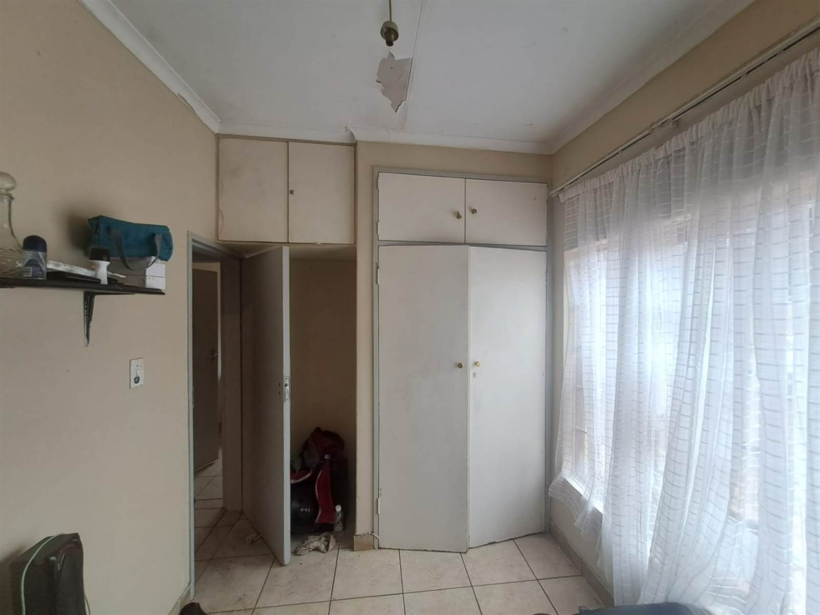2 Bed Townhouse in Turffontein photo number 13
