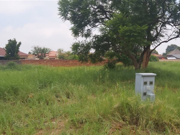 500 m² Land available in Clarina