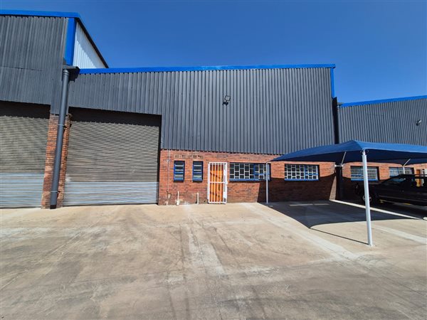 700  m² Industrial space