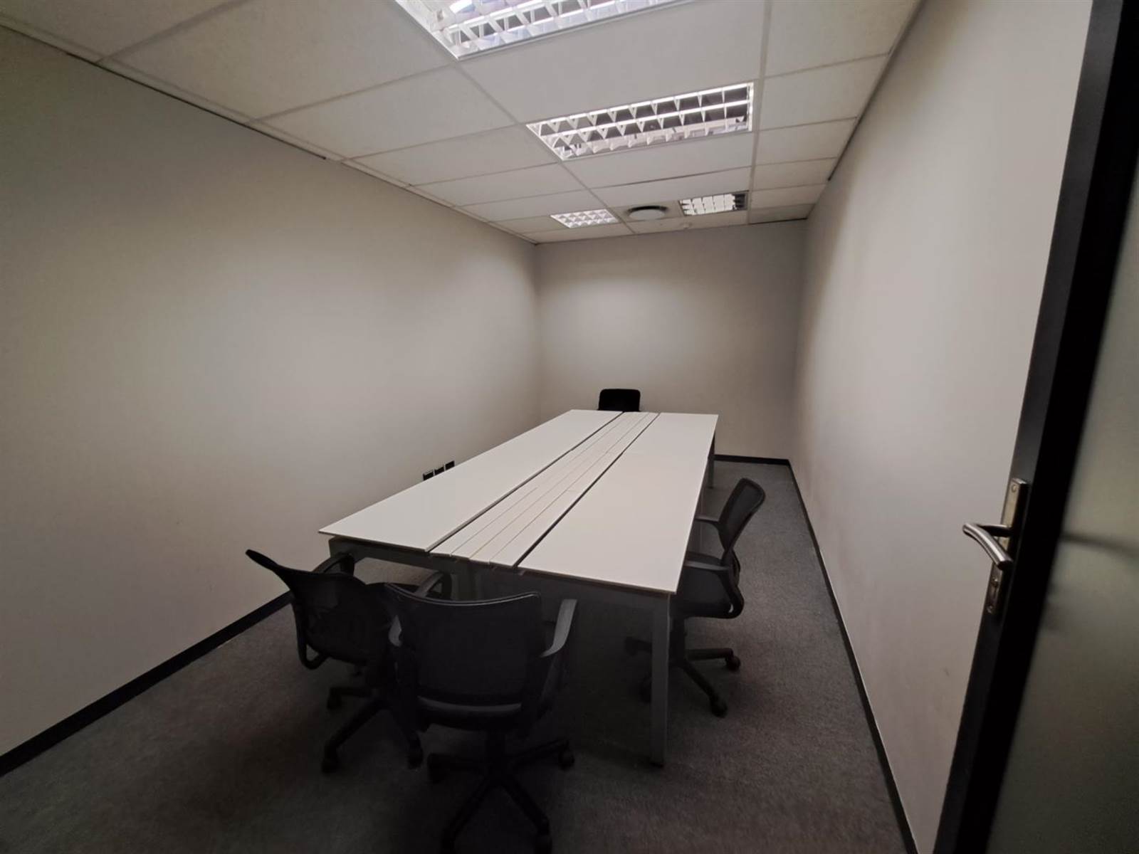 55  m² Office Space in Centurion CBD photo number 5