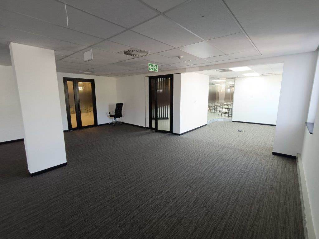 293  m² Commercial space in Sandhurst photo number 5