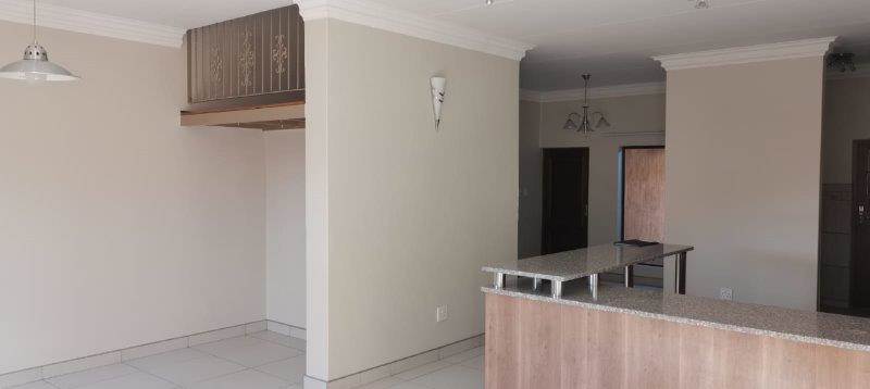 3 Bed Townhouse in Universitas photo number 1