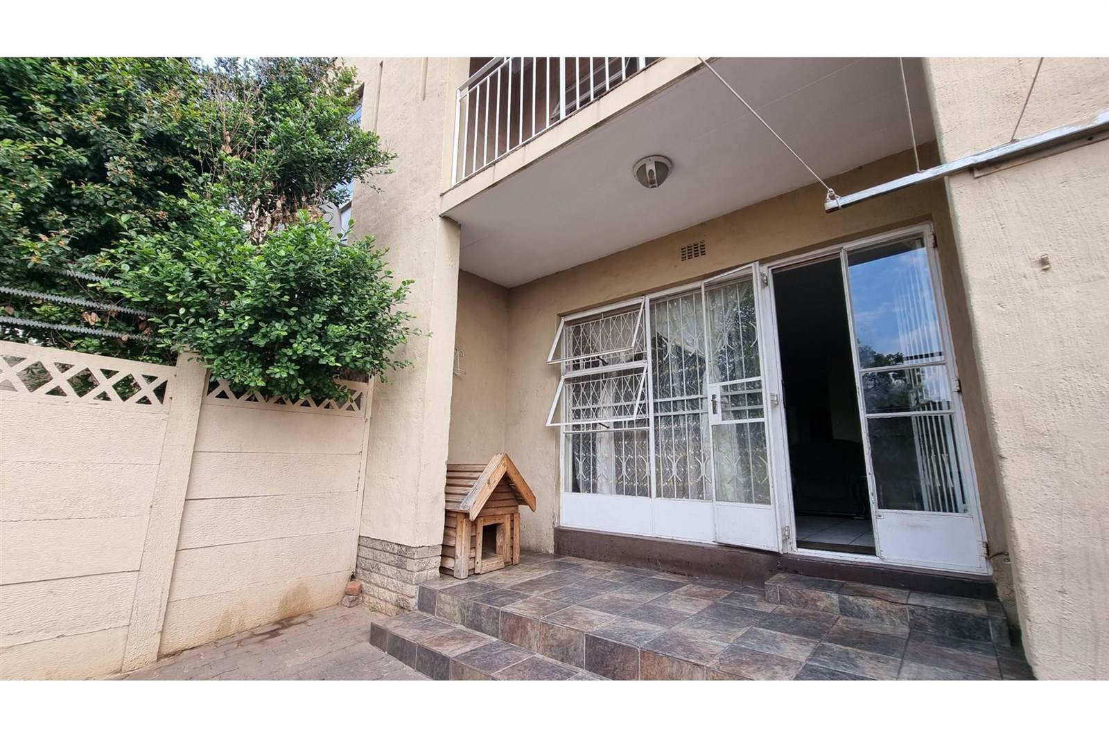 2 Bed Simplex in West Turffontein photo number 11