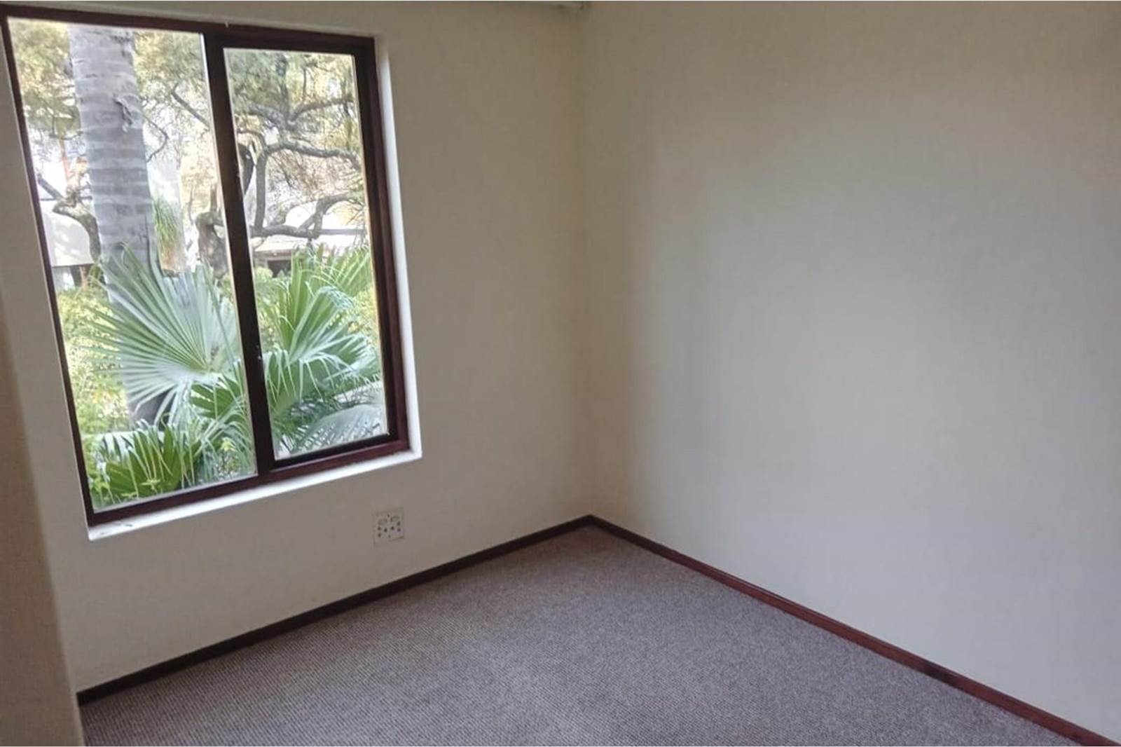 2 Bed Townhouse in Jukskei Park photo number 9