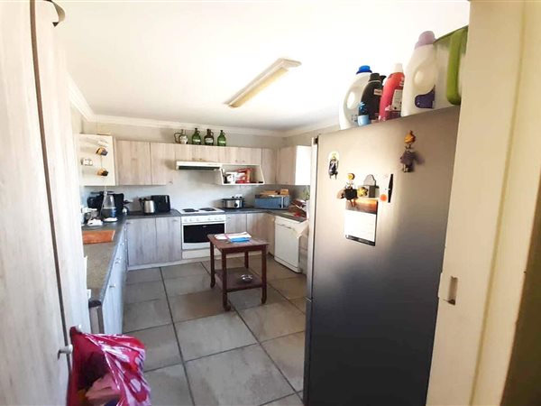 3 Bed Townhouse in Groenvallei