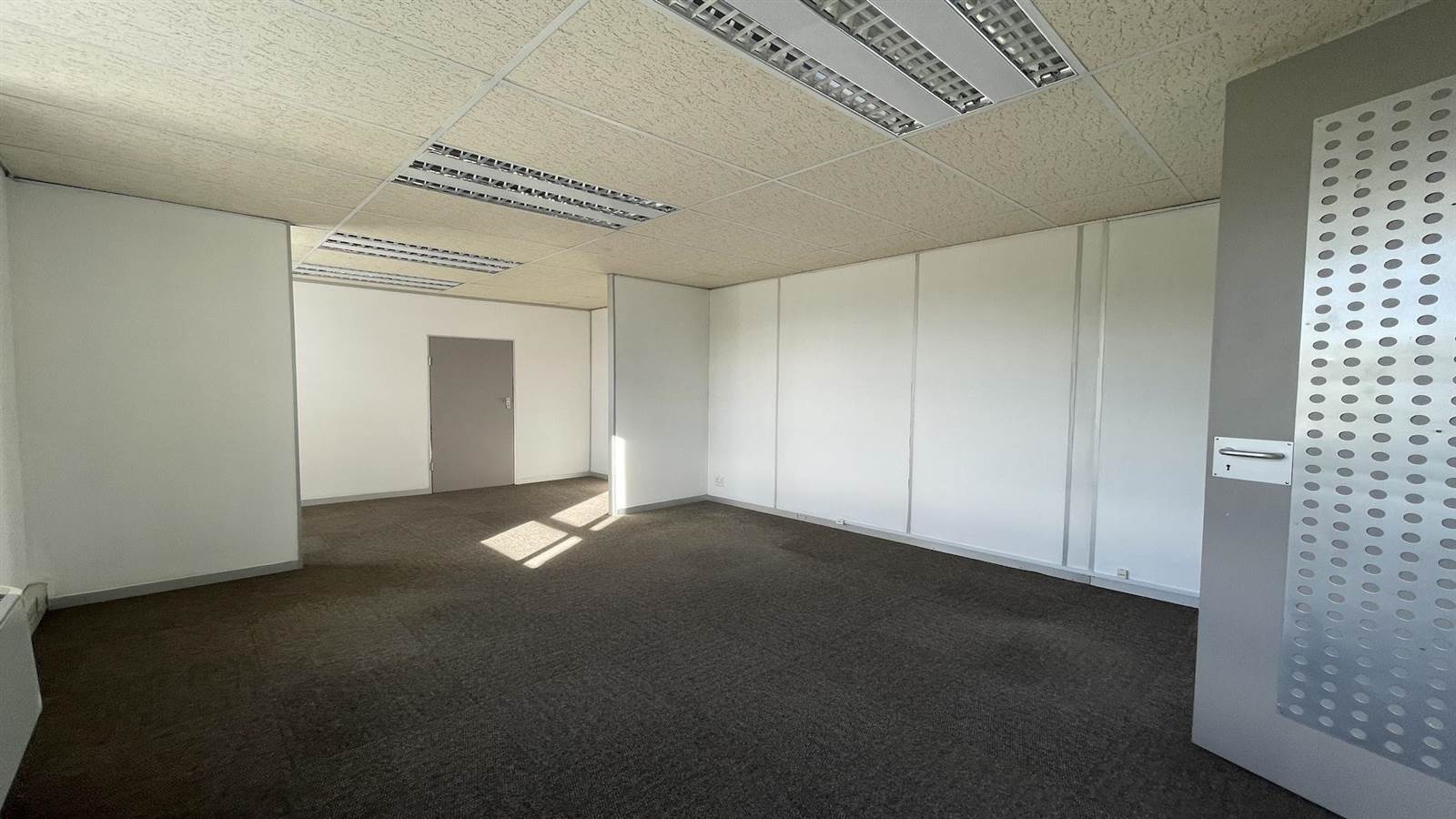 113  m² Commercial space in Tyger Valley photo number 8