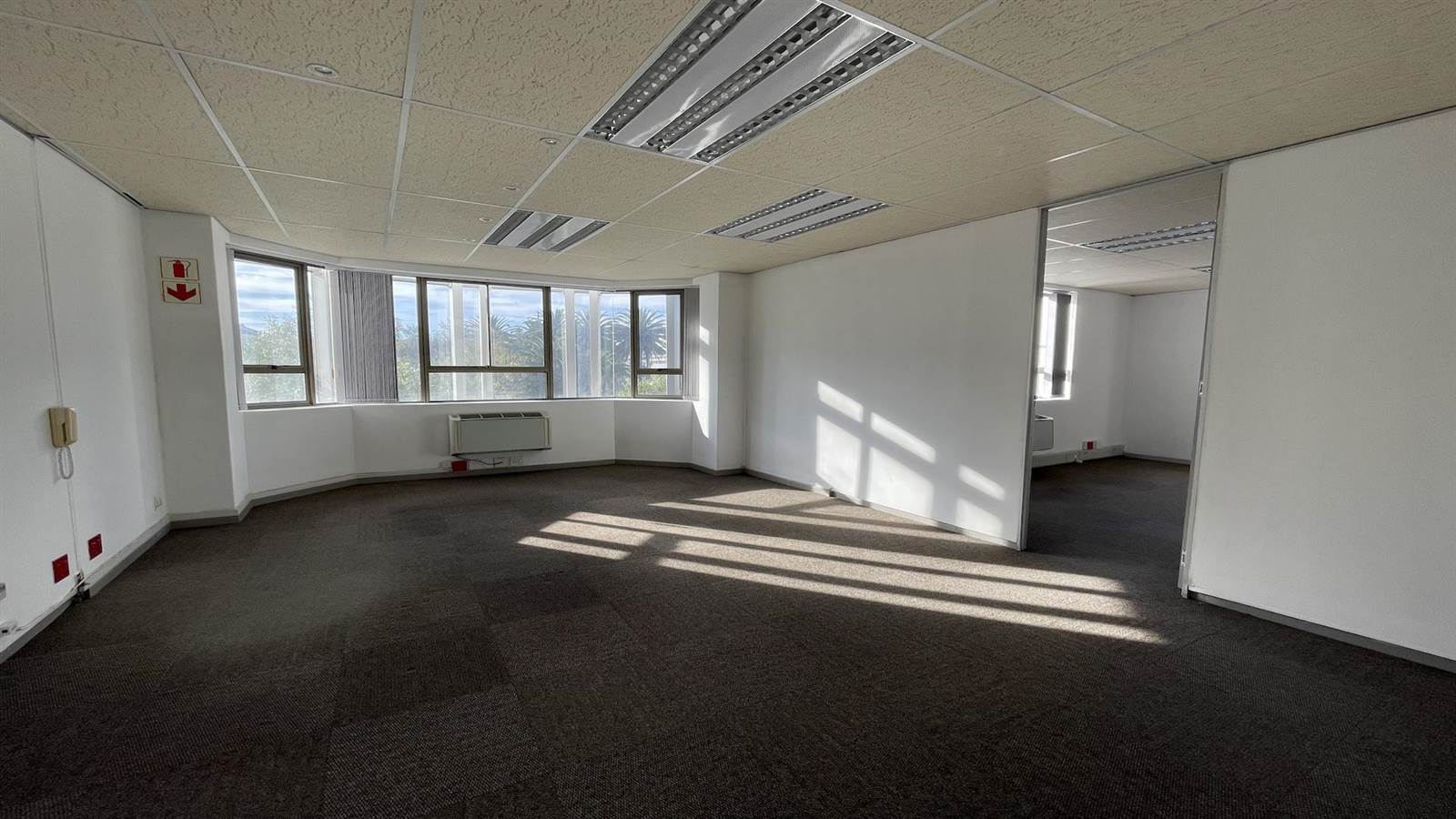 113  m² Commercial space in Tyger Valley photo number 2