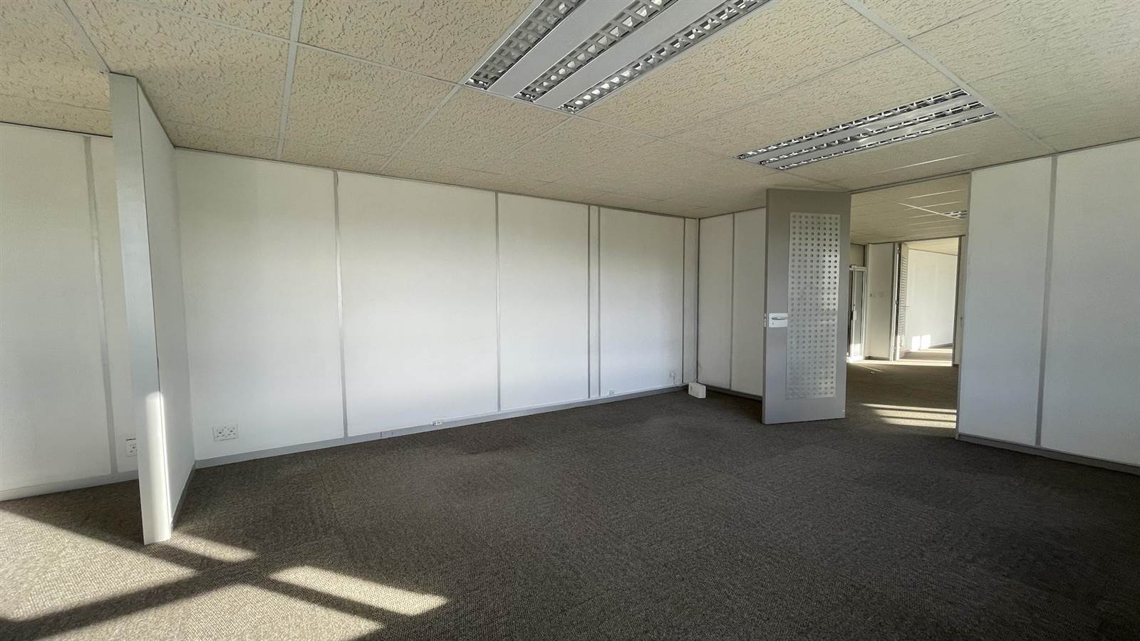 113  m² Commercial space in Tyger Valley photo number 11