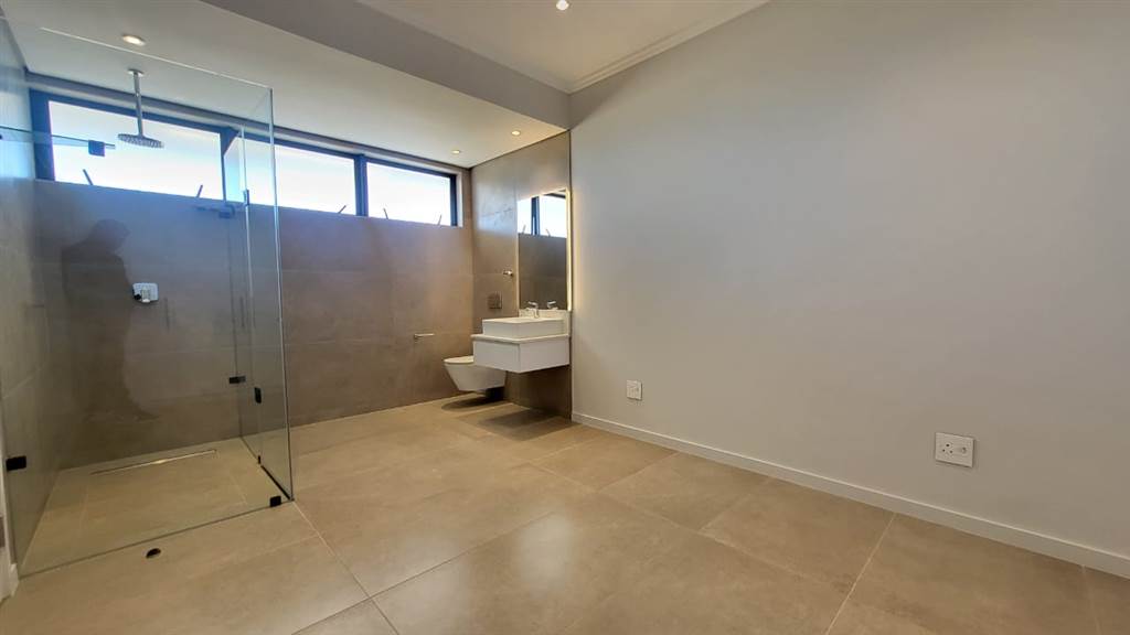 3 Bed Penthouse in Sibaya Precinct photo number 18