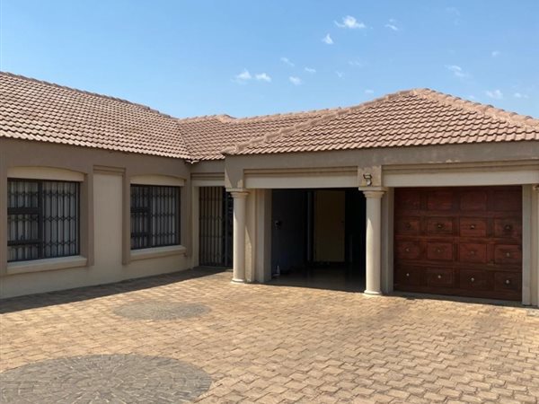 3 Bedroom House 3 Bedroom House