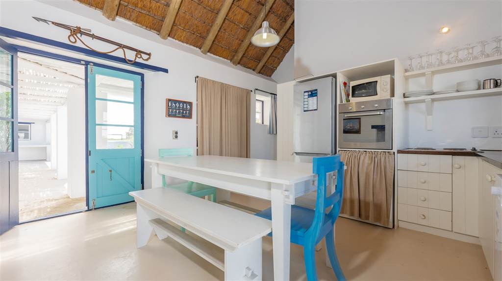 3 Bed House in Struisbaai photo number 9