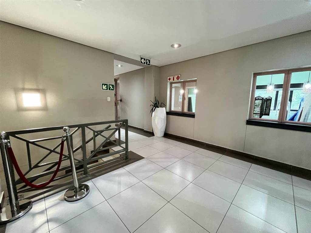 599  m² Commercial space in Fourways photo number 13