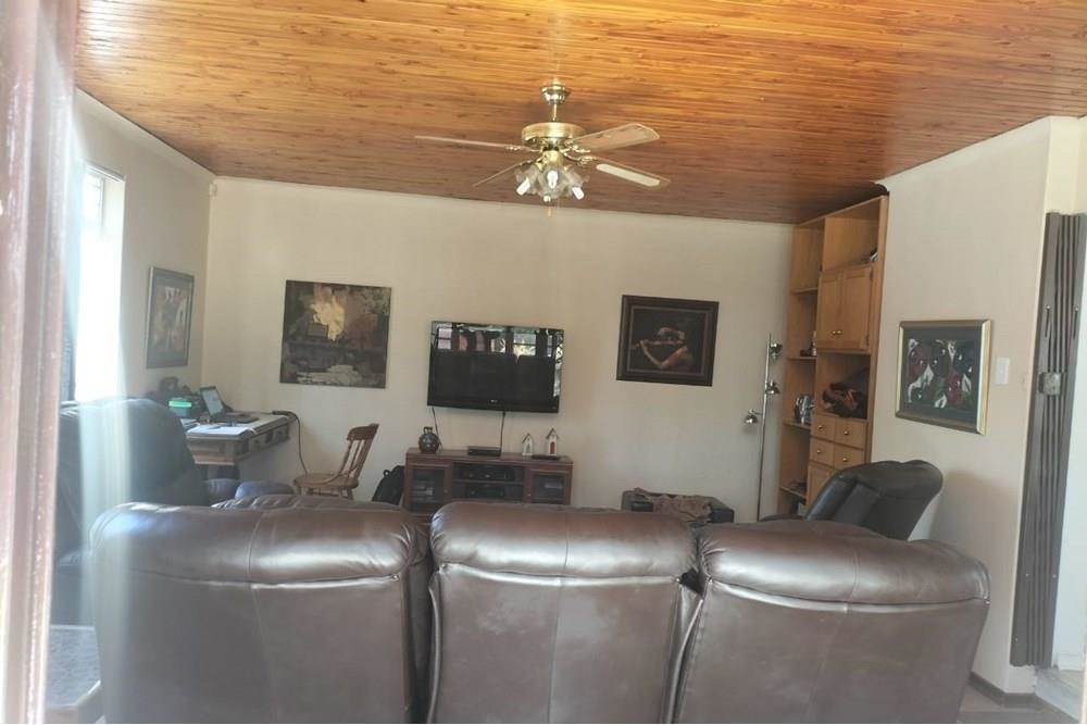 4 Bed House in Sasolburg photo number 20