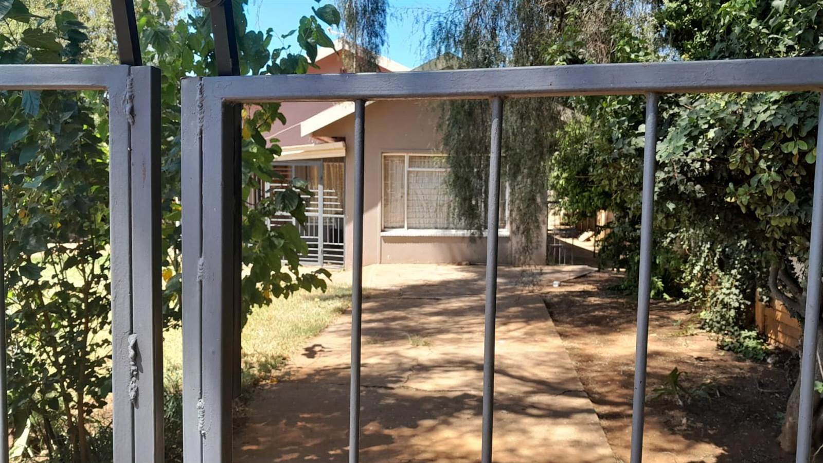 3 Bed House in Ventersdorp photo number 5