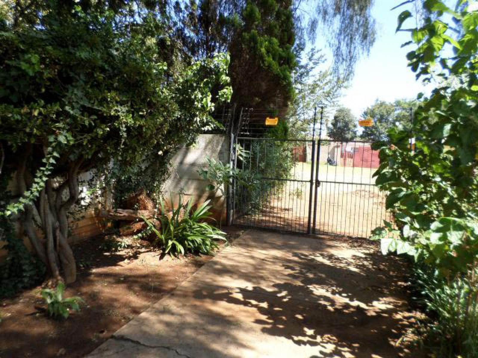 3 Bed House in Ventersdorp photo number 8