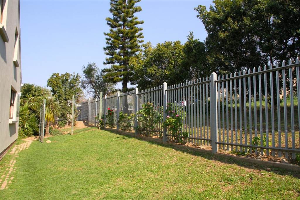 4 Bed House in Villiersdorp photo number 28