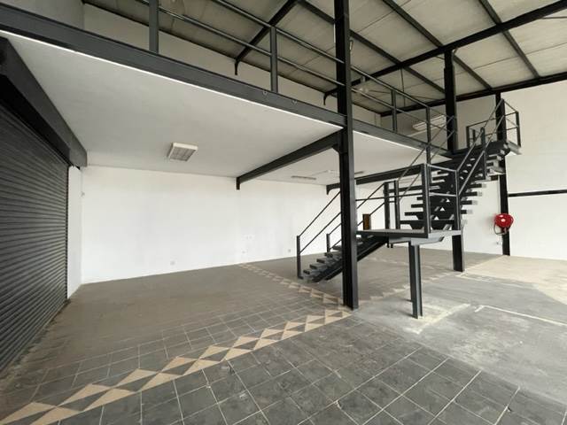 330  m² Commercial space in Louwlardia photo number 14