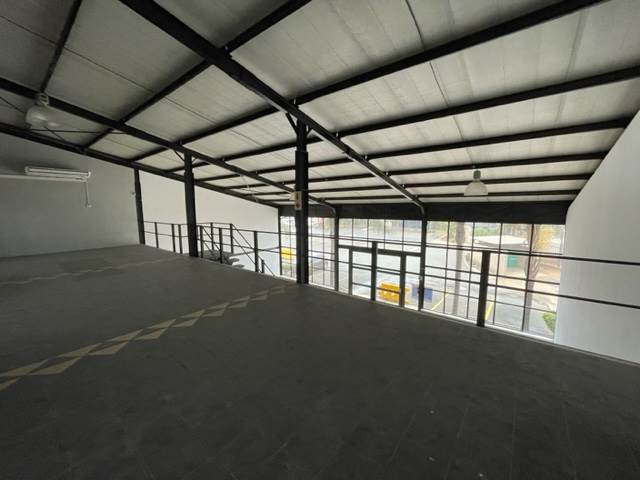 330  m² Commercial space in Louwlardia photo number 10