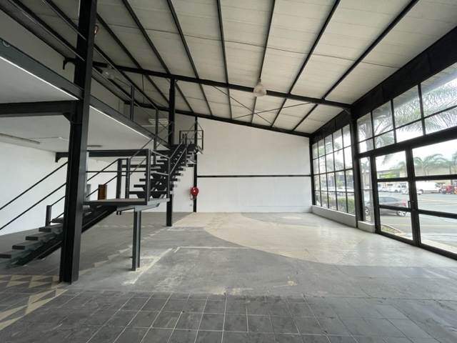 330  m² Commercial space in Louwlardia photo number 13