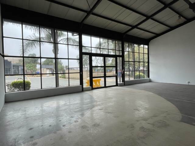 330  m² Commercial space in Louwlardia photo number 20