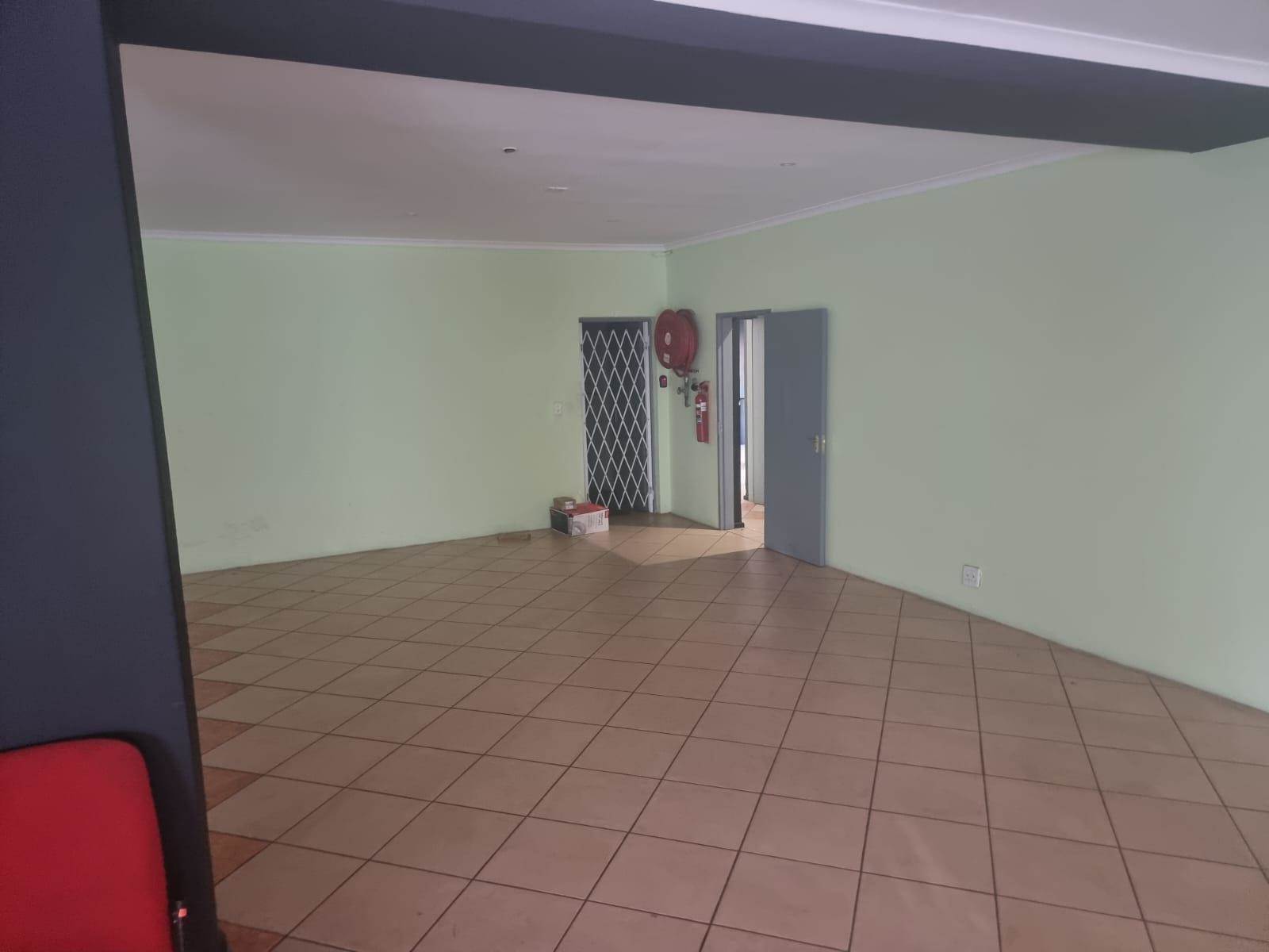 1100  m² Commercial space in Kleinfontein photo number 14