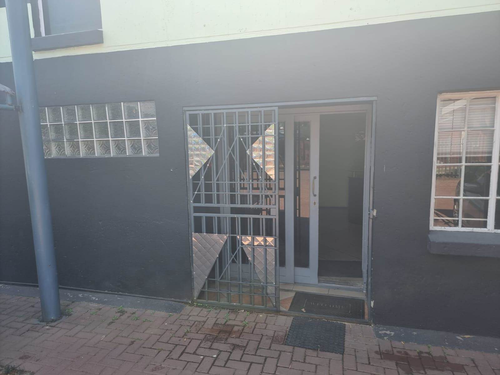 1100  m² Commercial space in Kleinfontein photo number 1