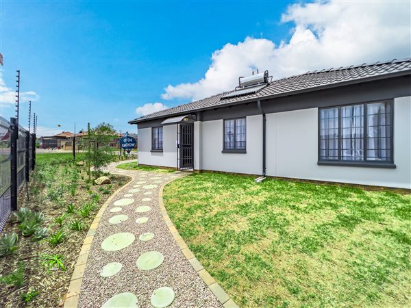 3 Bed House in Silver Lakes